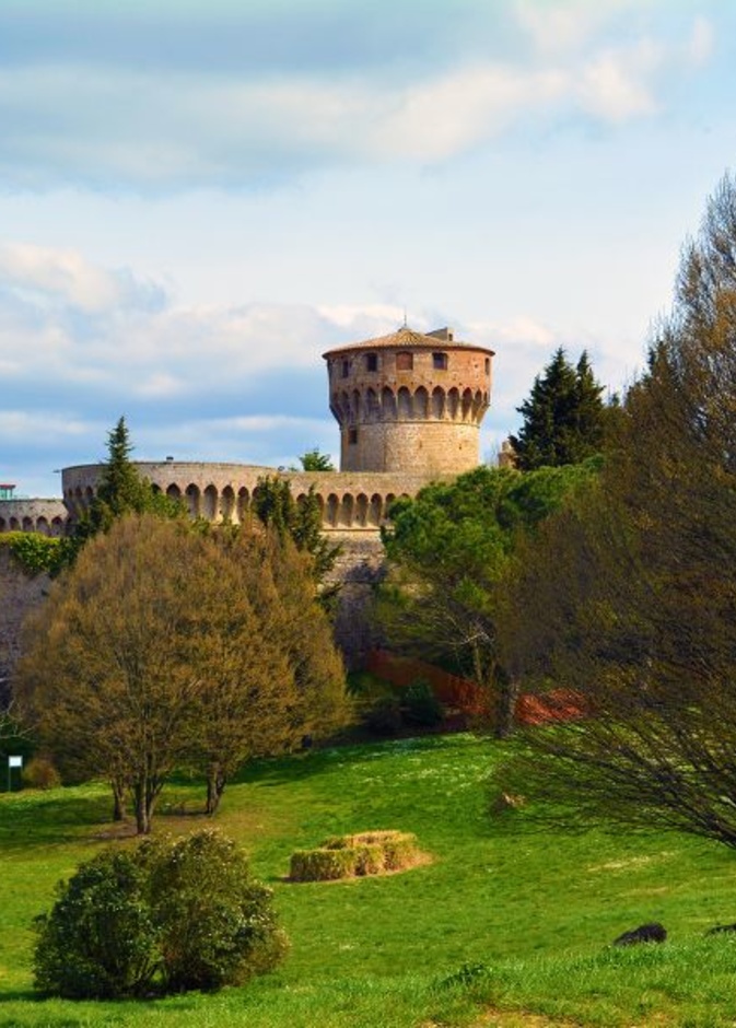  المتحف الأتروسكاني Museo Etrusco Guarnacci
