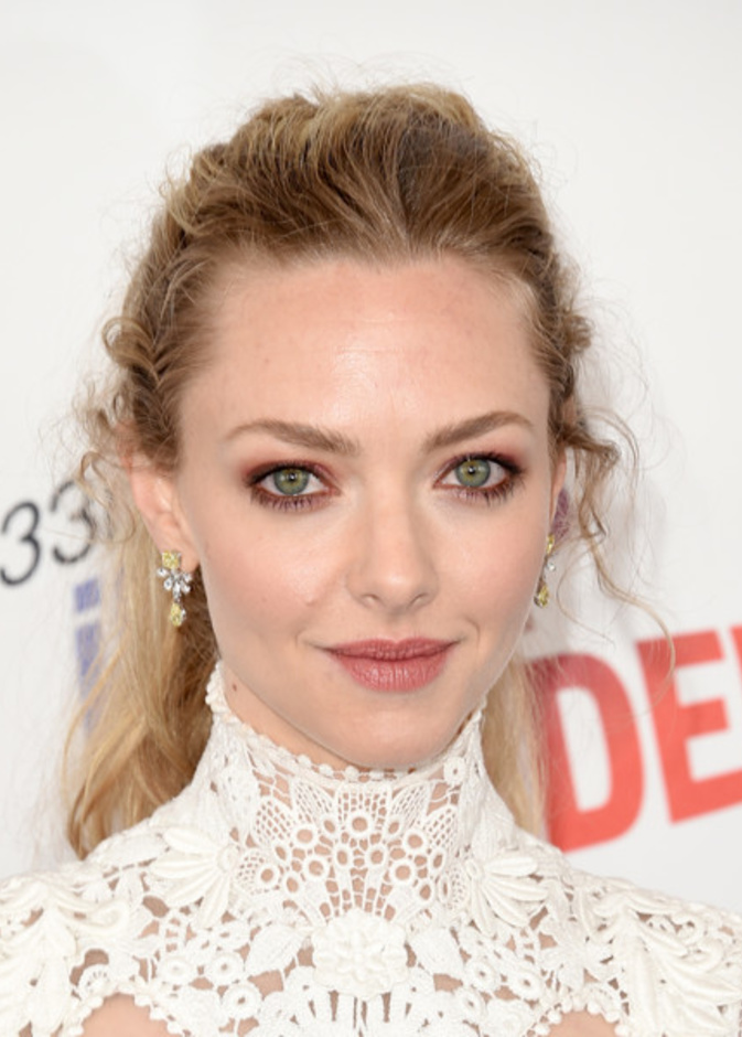  أماندا سيفريد متألقة بأساور من لورين شوارتز Lorraine Schwartz