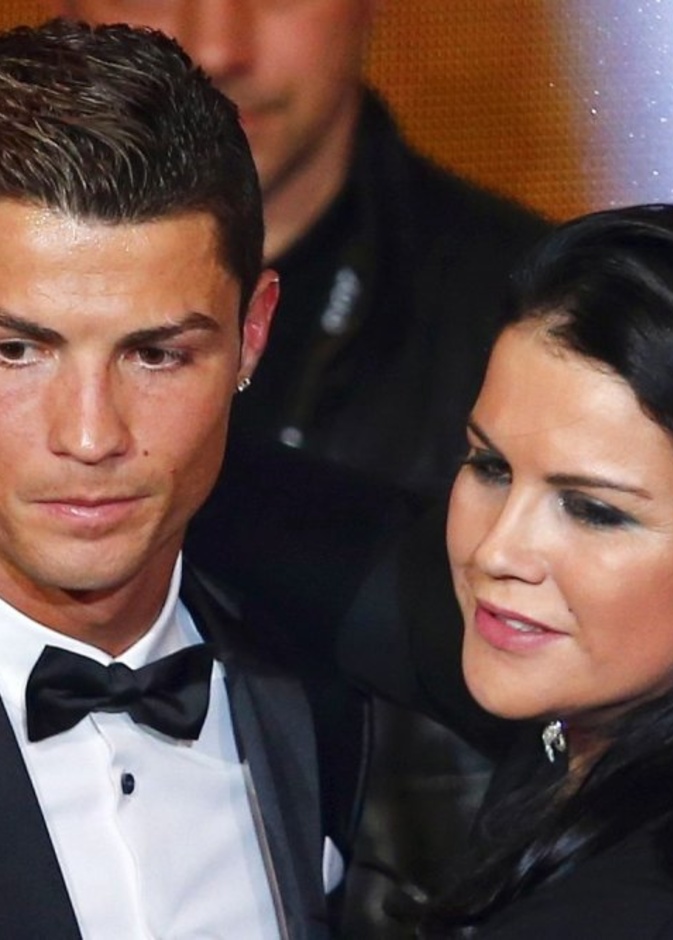 أسرة رونالدو تتهم المافيا بالتأثير على اختيار جائزة الكرة الذهبية