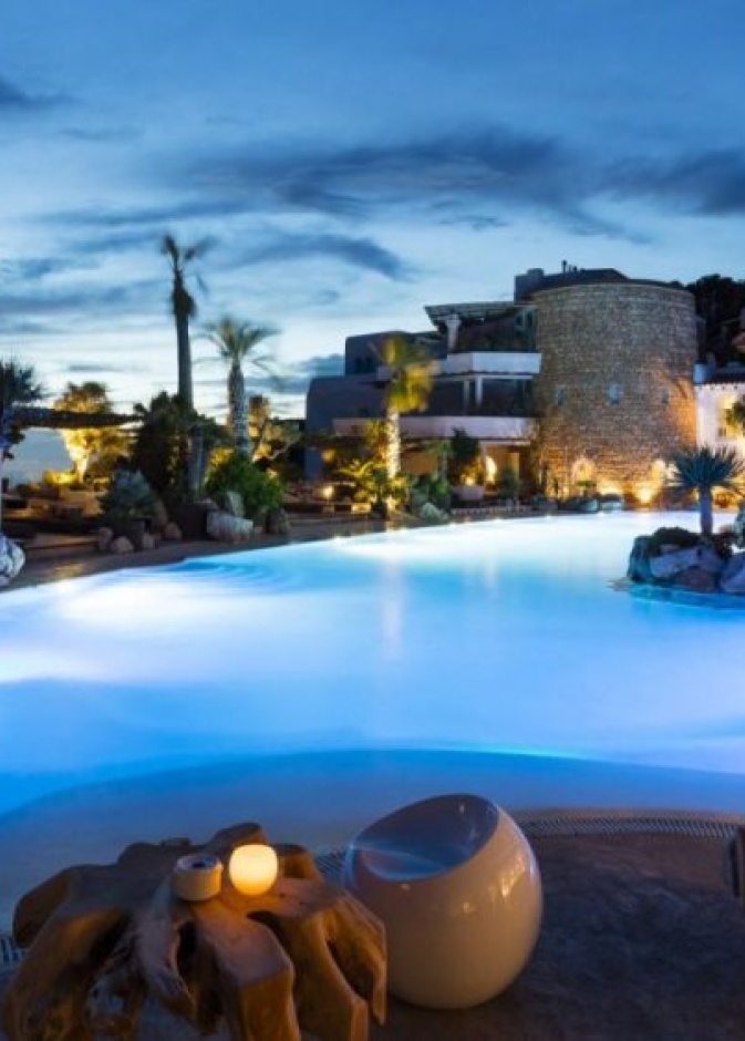 تضم ابيزا احدى اجمل الشواطئ في العالم