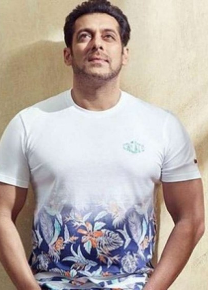 أكشاي كومار و ديبيكا بادوكون من أكثر النجوم تحقيقا للدخل