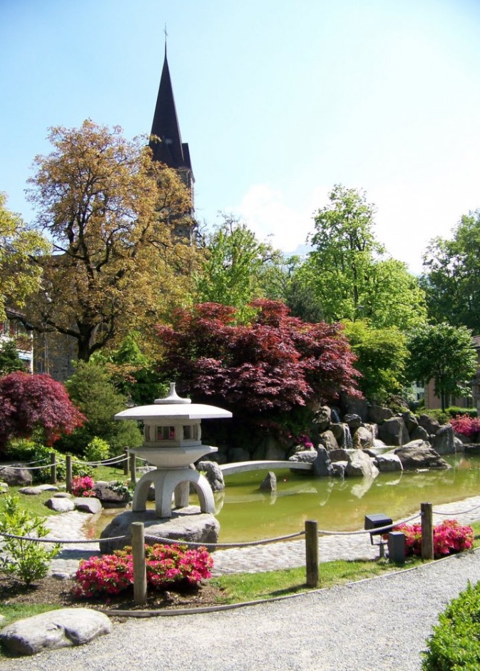 قلعة سبايز Spiez castle