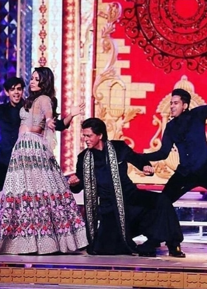 نجوم الهند في  احتفالات ما قبل زفاف إيشا أمباني