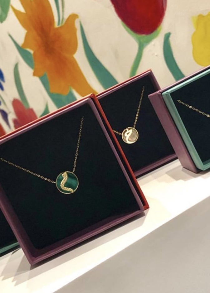 عرض مجموعة مجوهرات لودا المستوحاة من لغة الورود ومعانيها