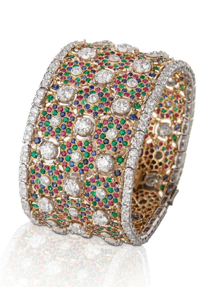 اسوارة من ديور Dior