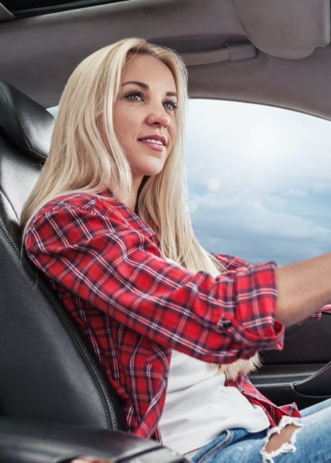 السيارة هيونداي  i10