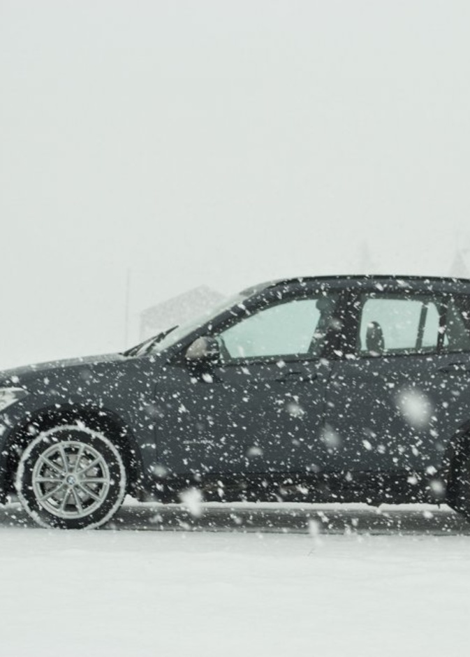 أخطاء شائعة يقع فيها السائقين أثناء قيادتهم على الثلوج والجليد