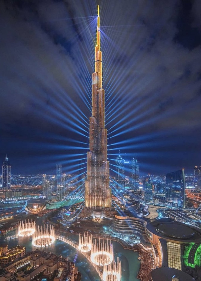 برج خليفة في دبي .. في قائمة أكثر 15 منطقة جذب سياحي في العالم