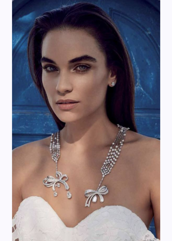 أطقم ماس تناسب العروس صاحبة فستان الزفاف المفتوح