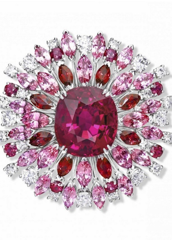 اسوارة من ديور Dior