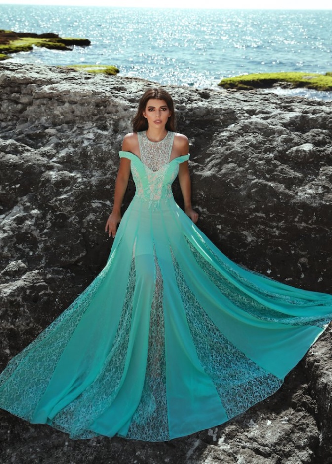 فساتين سهرة بألوان صيفية