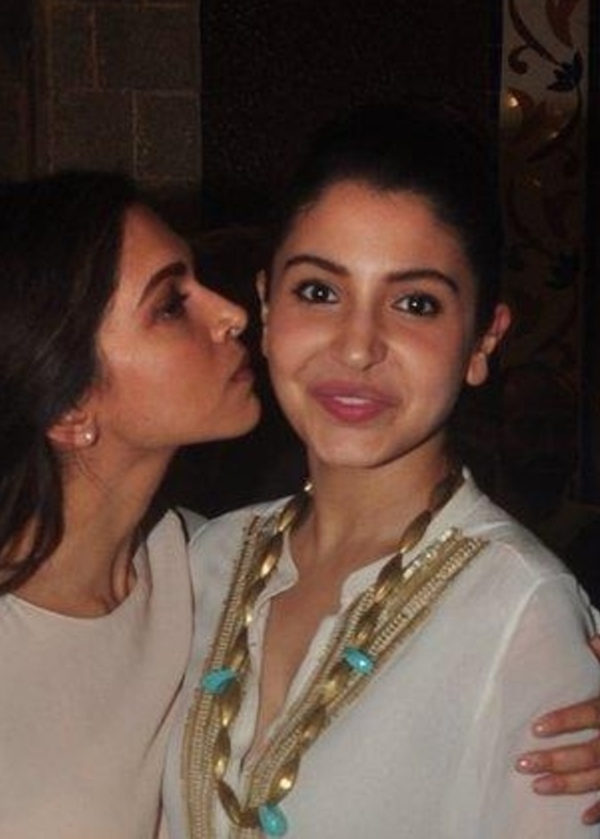  أنوشكا شارما تنضم لمتابعين صفحة ديبيكا بادوكون على إنستغرام