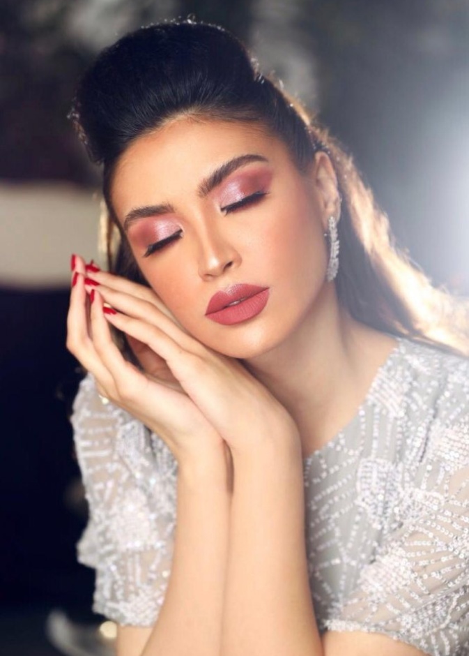 من مكياج خبيره التجميل هيفاء العبيد.