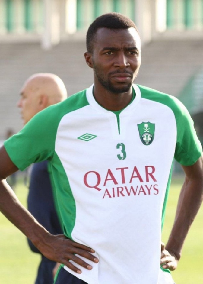  أسامة هوساوي يفاجئ الوسط الرياضي السعودي باعتزاله