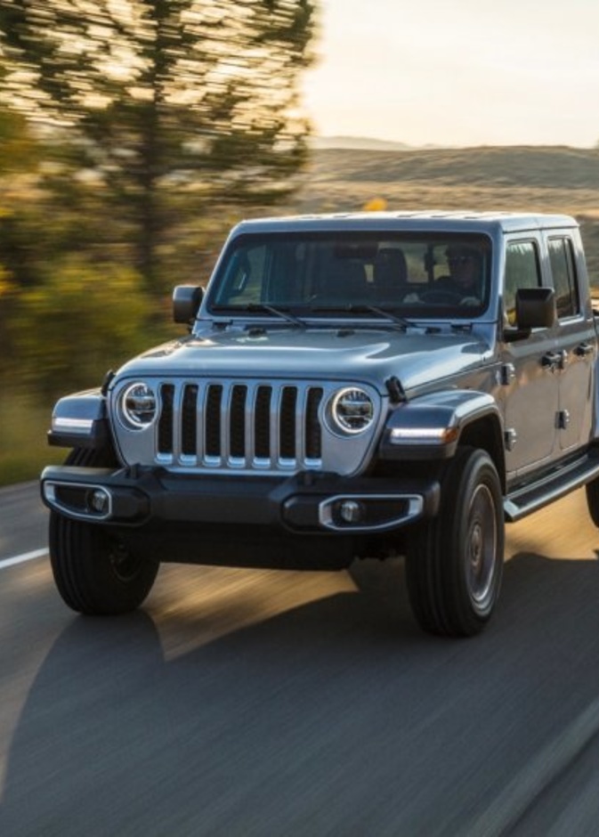 جيب جلاديتور 2020 من الداخل