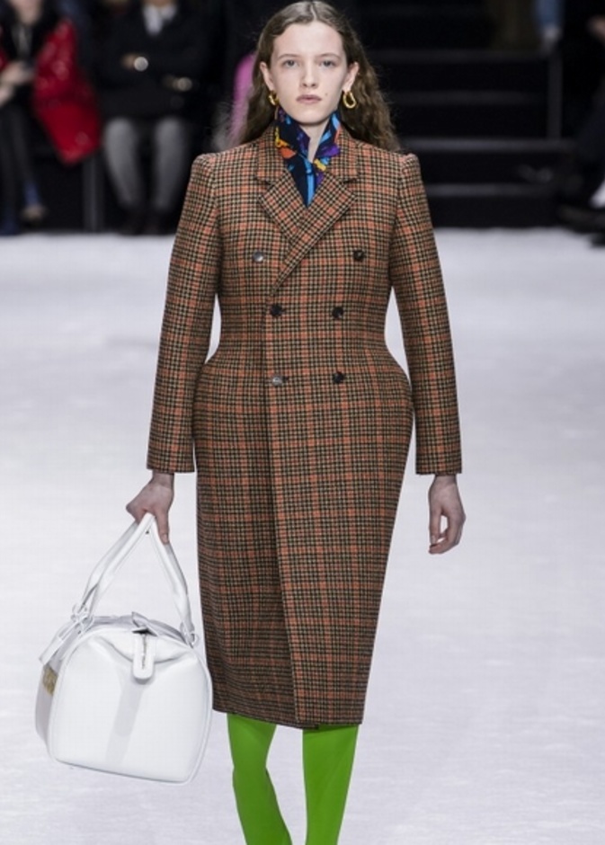 معاطف ضخمة غير محدّدة للجسم بصيحة الكارو من ‏Stella McCartney