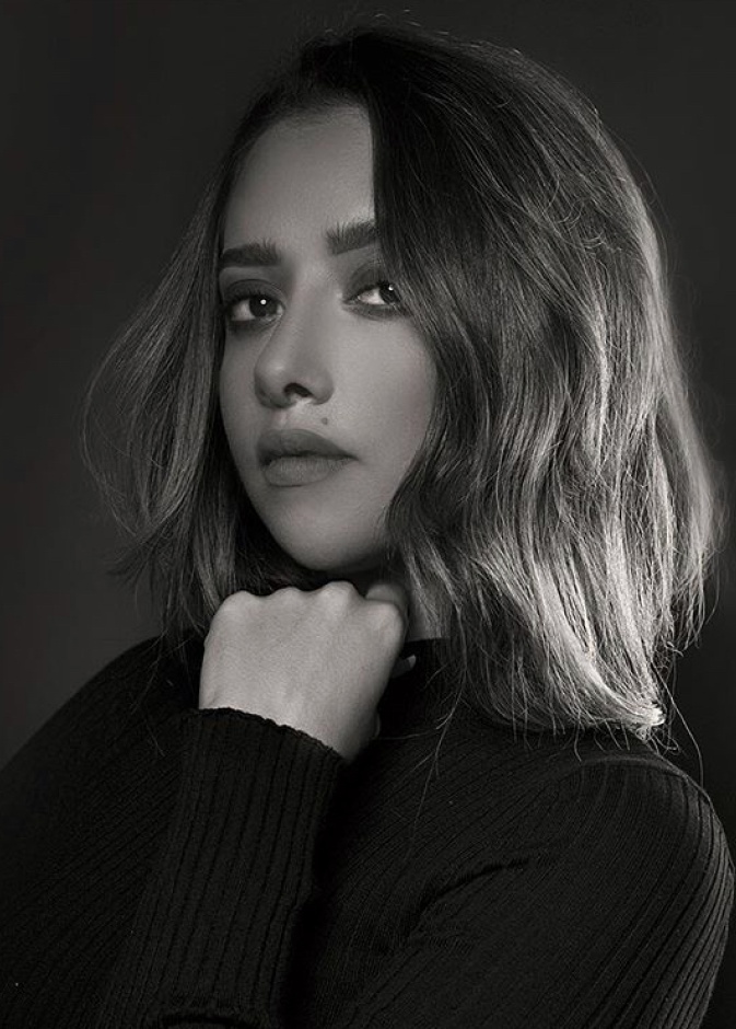 النجمة بلقيس تظهر بالشعر القصير في أحدث صورها 