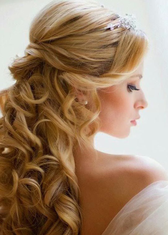  خلطة زيت الزيتون والثوم قادرة على علاج الكثير من مشاكل الشعر