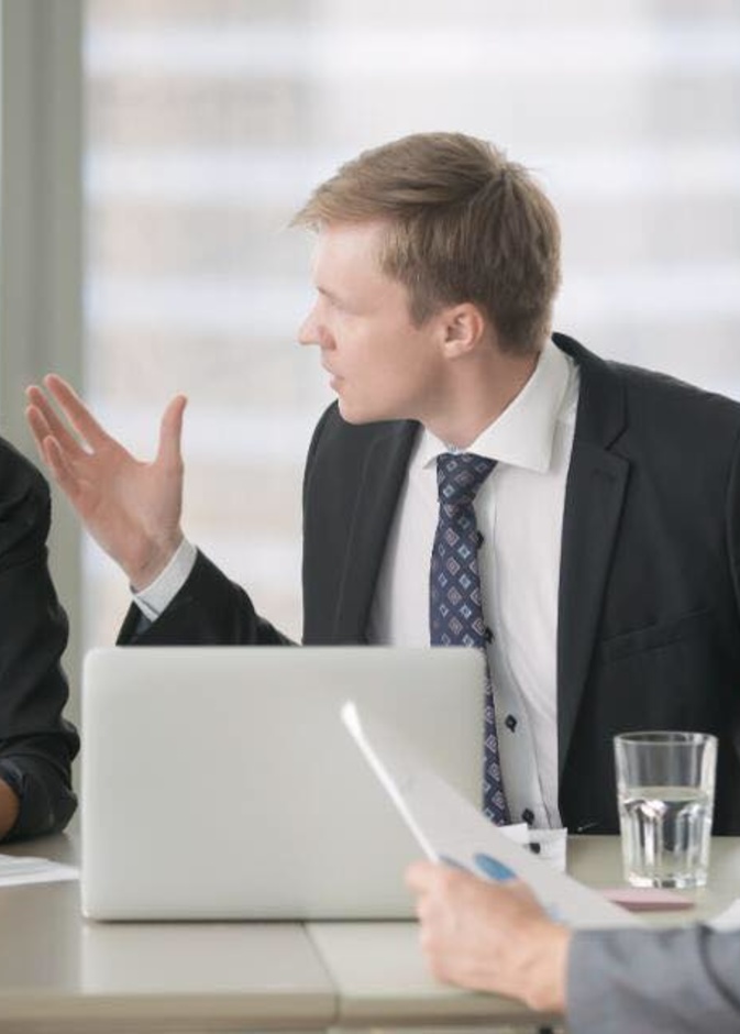 نصائح للتعامل مع المدير المستفز