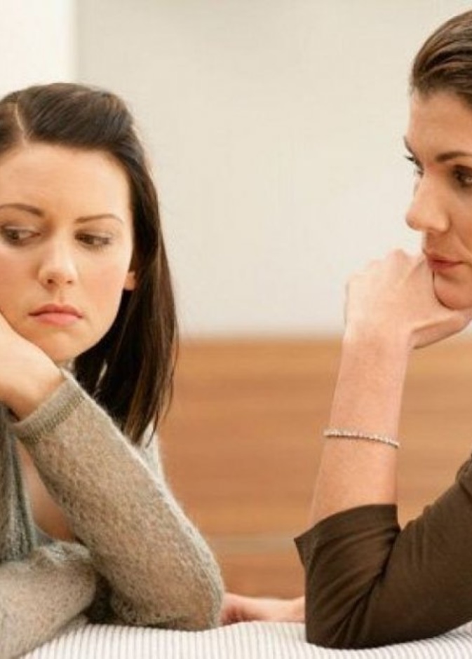 متى تغار الأم من ابنتها