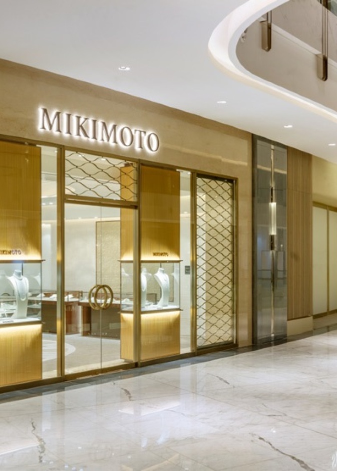 الرئيس التنفيذي ومسؤول قسم المبيعات “ياسوهيكو هاشيموتو” Yasuhiko Hashimoto