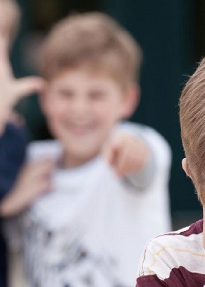 نصائح للأم التي يعاني طفلها من السخرية من سلوكه أو شكله 