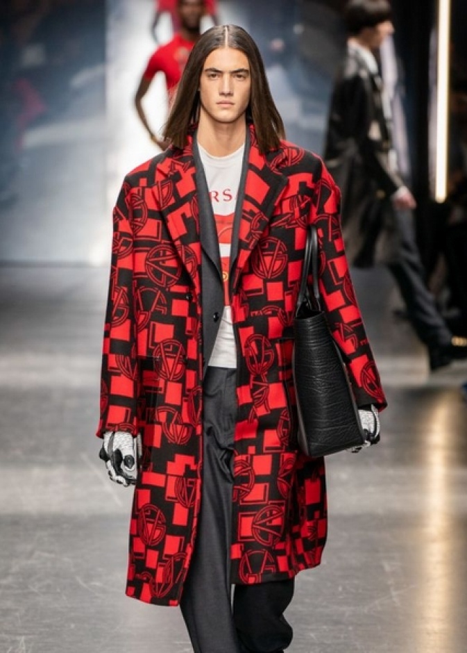 مجموعة مميزة للرجال لشتاء 2019 من دار فرساتشي