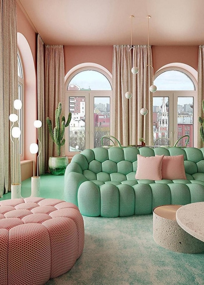 ديكور غرفة معيشة باللون المرجاني مع الأبيض