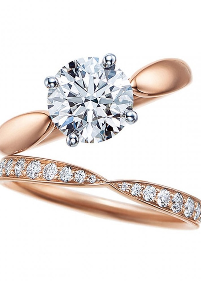  جمال الخاتم بيد العروس