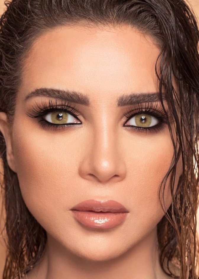 إطلالات جميلة وأنثوية وناعمة