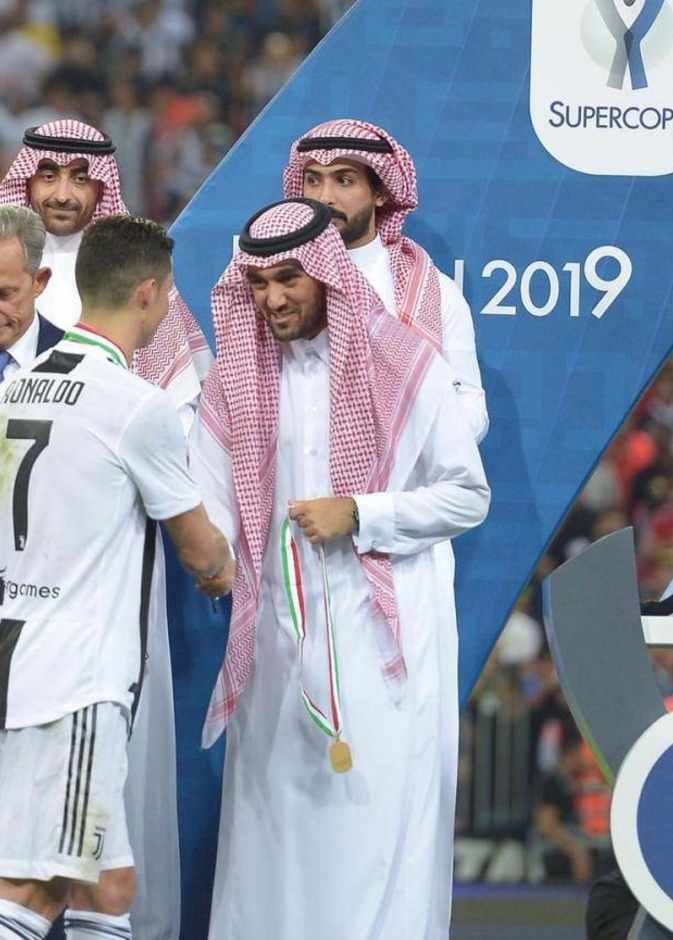 احتفال فريق يوفنتوس بكأس السوبر في الجوهرة