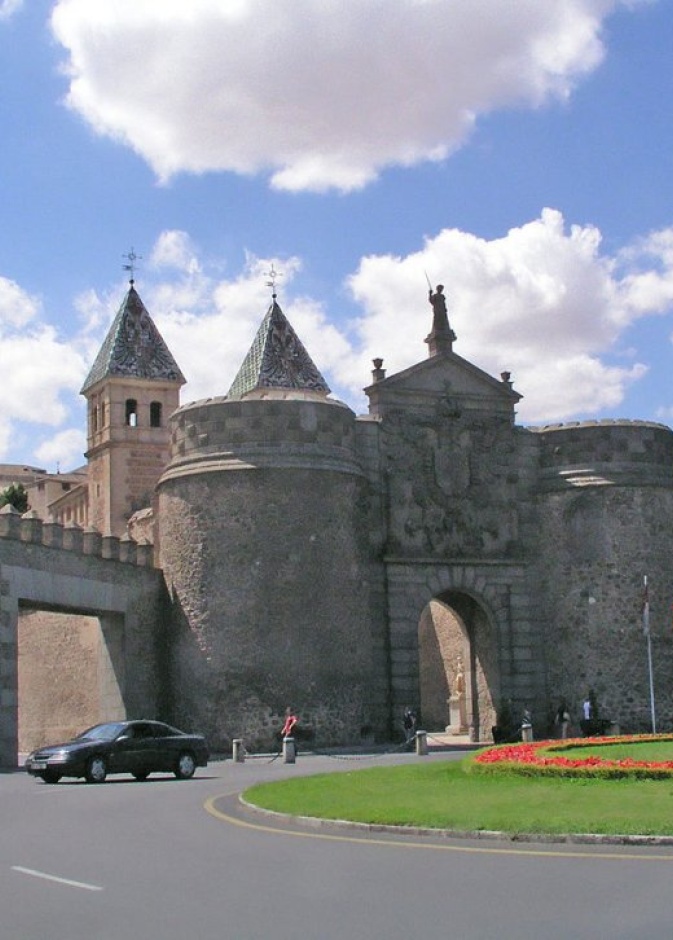  بوابة Puerta de Bisagra