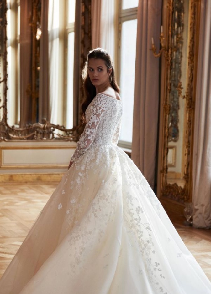 فستان زفاف من ريم عكرا Reem Acra لربيع 2019