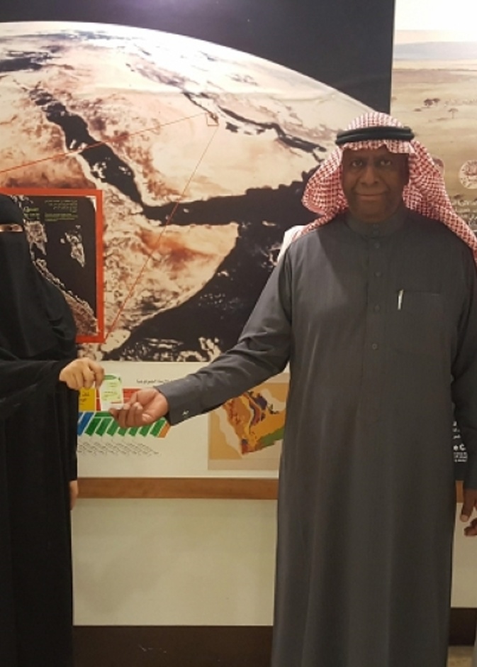 زينب علي الحداد تتسلم رخصتها