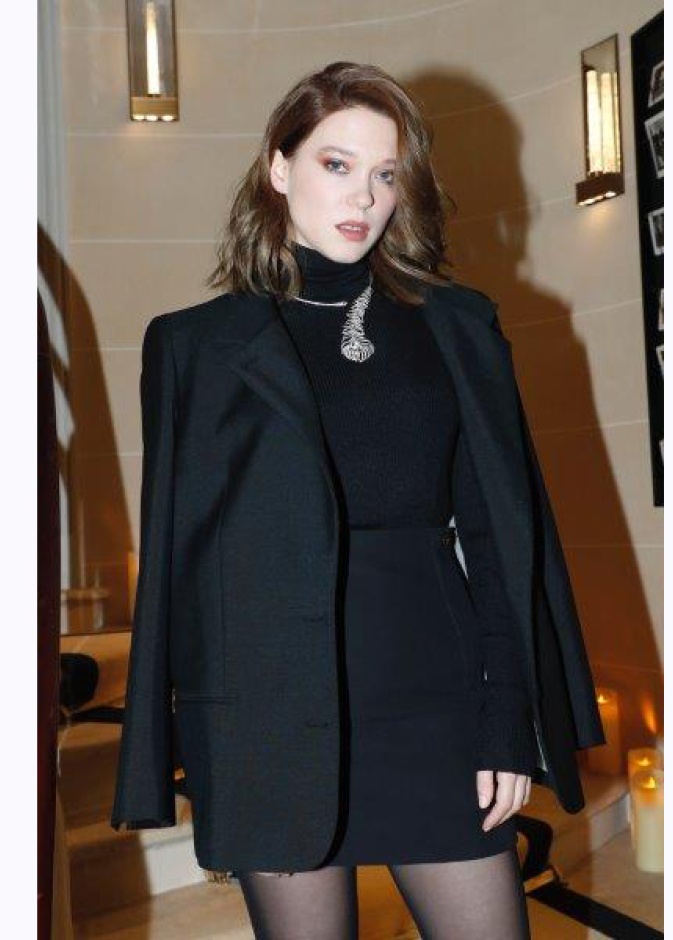 Aymeline Valade ايملين فالاد.