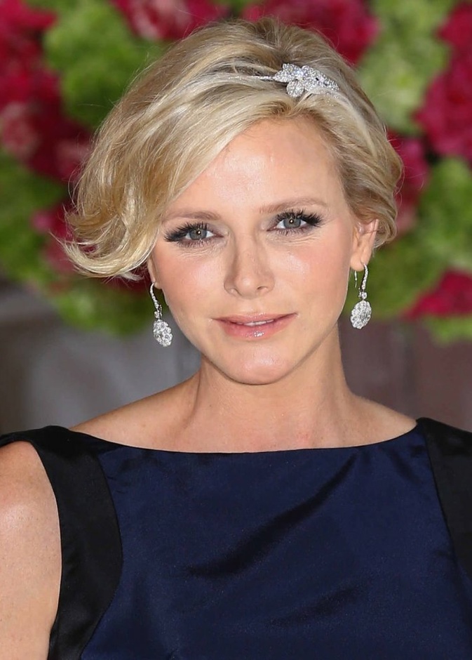 الأميرة شارلين ترتدي أقراط Graff مع الأكوامارين