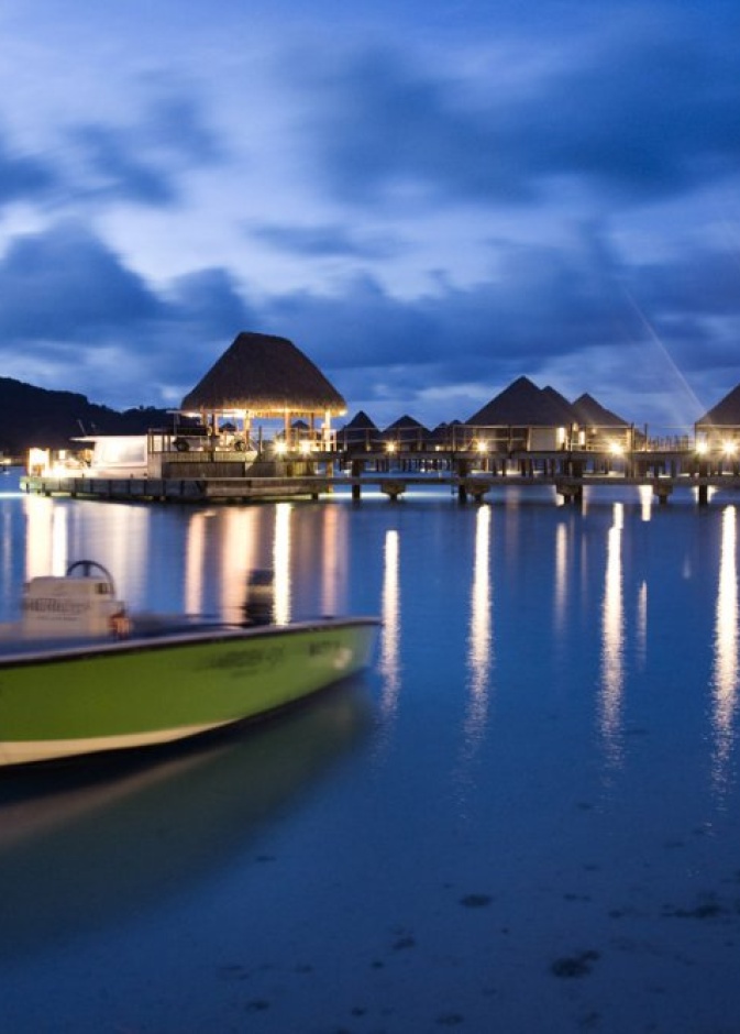 جزيرة بورا بورا تمنح للعرسان رحلات بحرية مثيرة