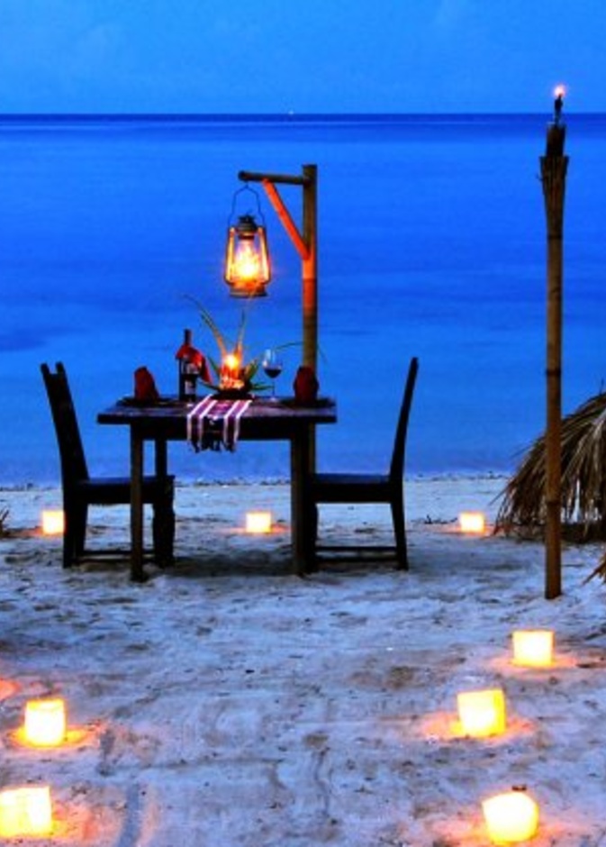 الرحلات البحرية إلى لومبوك فهي تنطلق عادة من الجزر المجاورة لجزيرة لومبوك