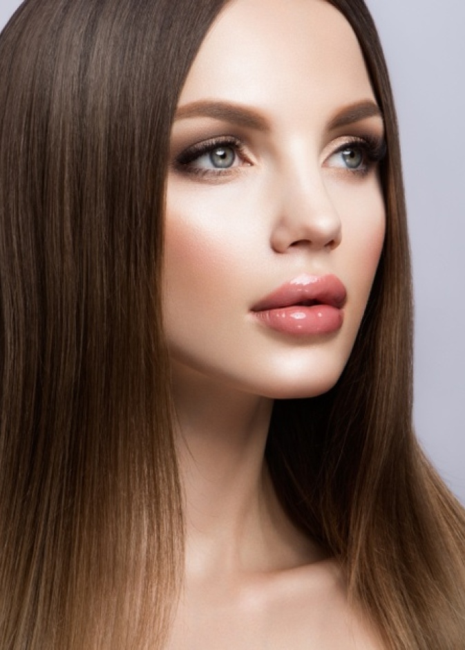 استخدمي وصفات القرفة لتكبير الشفاه