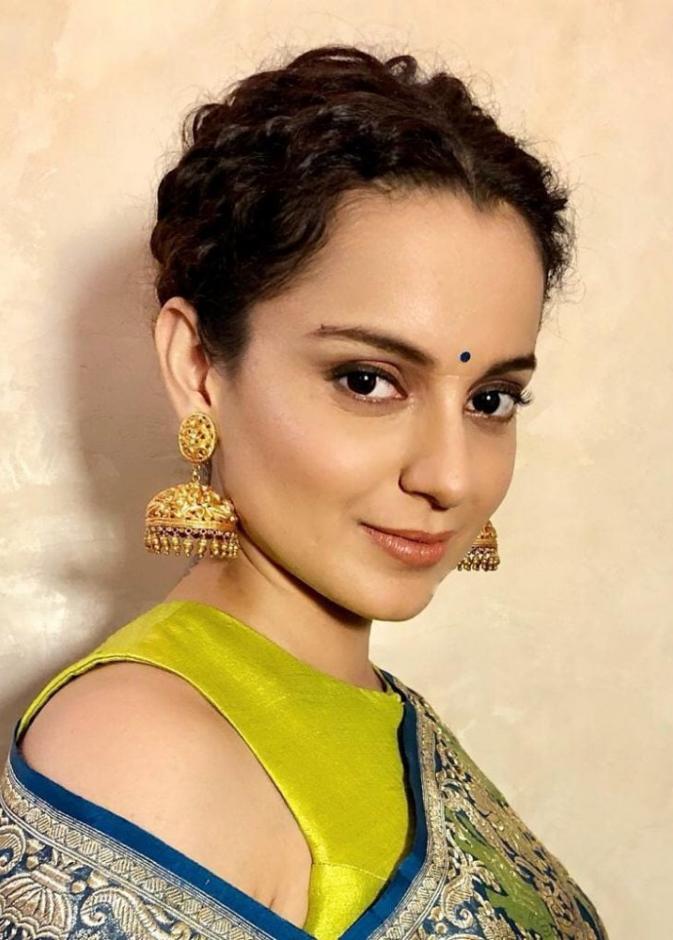 كانجانا رانوت عارضة أزياء في أسبوع لاكمي