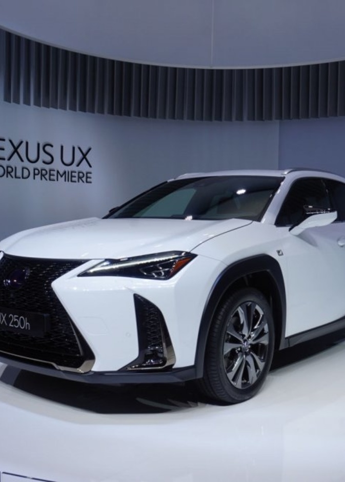 السيارة من الداخل