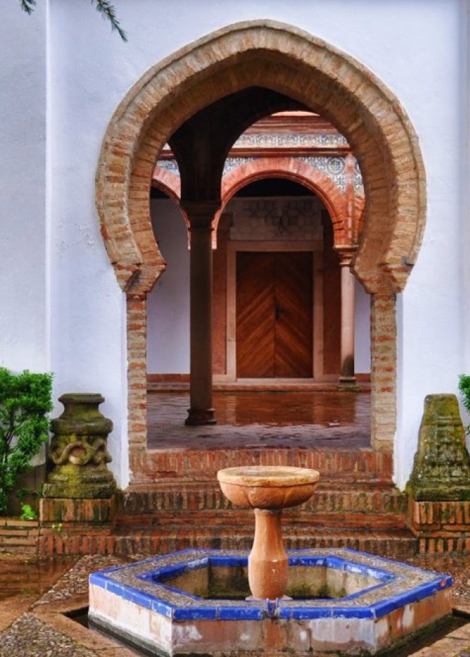 أجواء التاريخ في مونس