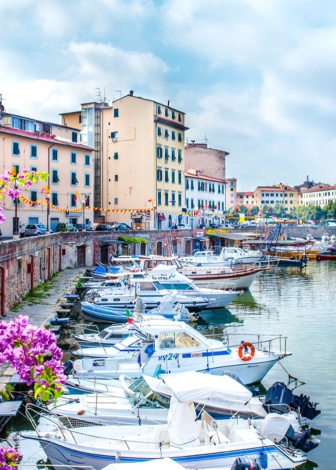 مدخل السوق المركزي في ليفورنو