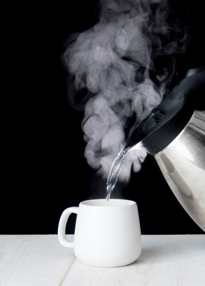 اضرار استخدام غلاية المياه الكهربائية وطرق التخلص منها