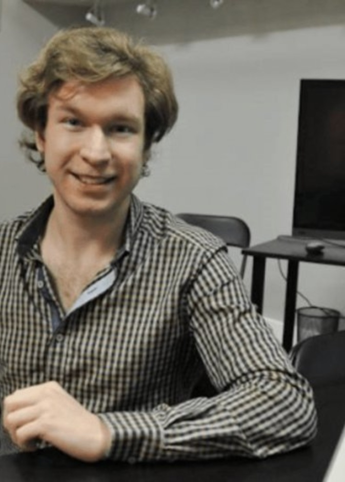 جيرالد كوتون كان المدير والرئيس التنفيذي الوحيد للشركة