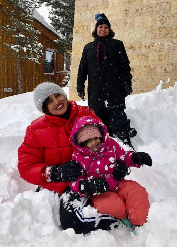 صور من رحلة بريانكا تشوبرا وزوجها إلى كاليفورنيا