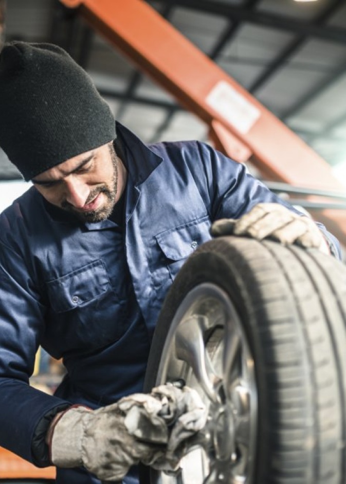 لا يشترط تغيير إطارات السيارات بعد سنوات من استخدامها لطالما تبدو في حالة جيدة