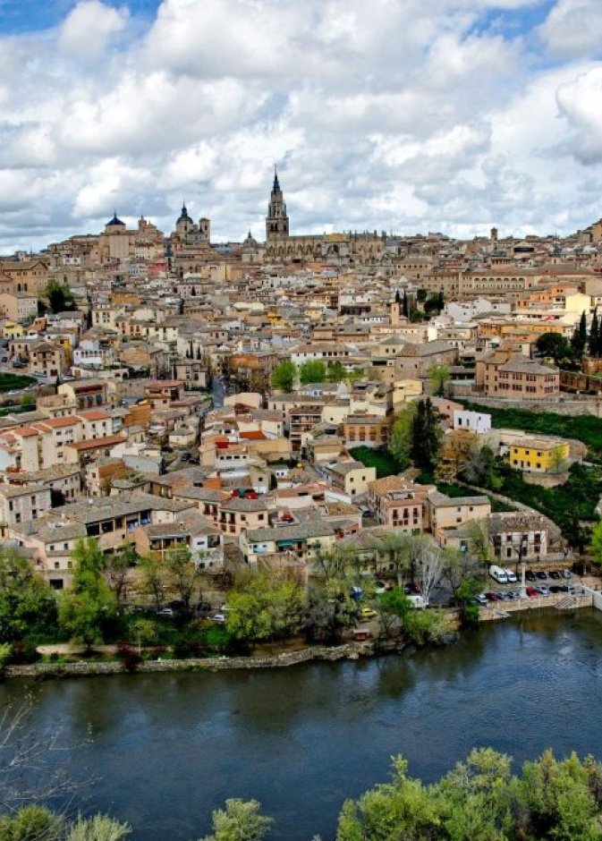 ألكازر هو مصطلح يطلق على القصور والحصون الأندلسية التاريخية