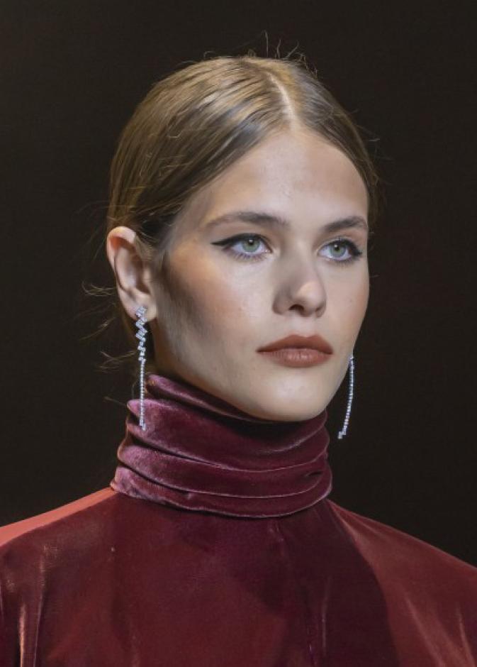  تدرجات أحمر شفاه بنية من Cushnie