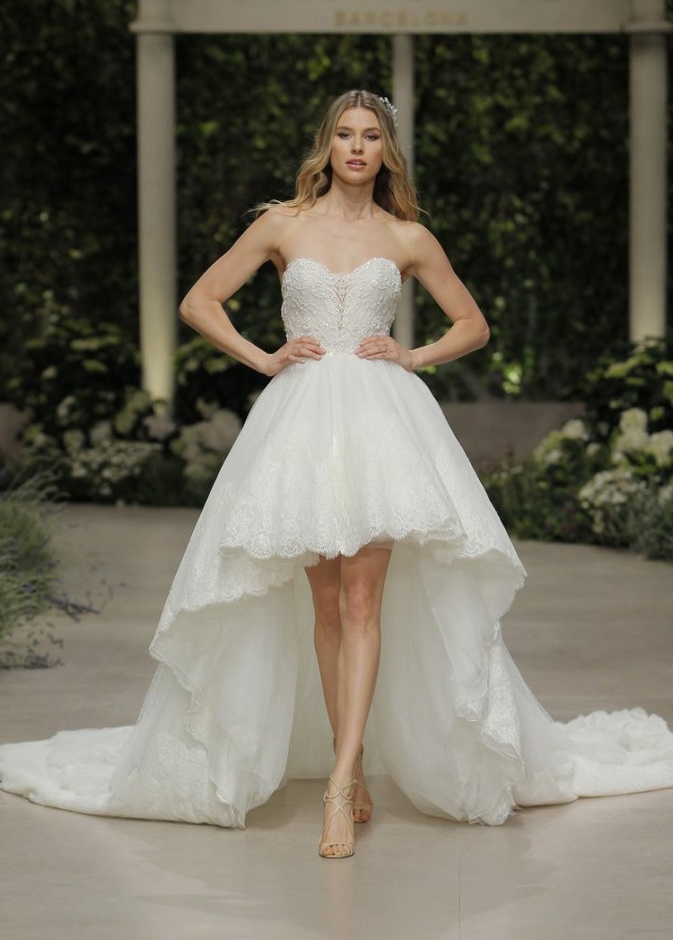 فستان من alexandra grecco